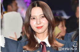 元櫻坂46小林由依、美脚際立つショーパンルームウェア姿＆寝そべりショットにファン悶絶「彼女感半端ない」「天使の可愛さ」