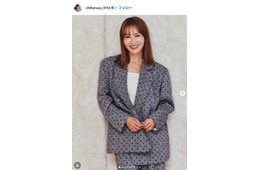 新山千春「ランクル70」迫力満点の黒ボディ愛車公開「ワイルドで最高にカッコいい」「存在感が半端ない」と反響