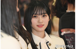 乃木坂46川崎桜、オフショル×ミニスカコーデ披露「美しさレベチ」「ツインテール最高」の声