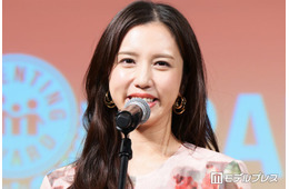 サッカー柿谷曜一朗選手の妻・丸高愛実、家族5人での小浜島満喫ショット公開「お揃いのお洋服可愛い」「美男美女揃い」と反響
