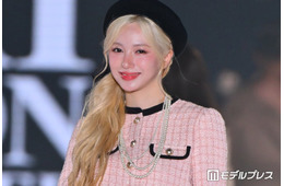 元Cherry Bulletホ・ジウォン、ツイードジャケット着こなし 華やか秋コーデに「お人形さんみたい」「美しすぎる」と絶賛の声【関コレ2026A/W】