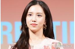 サッカー柿谷曜一朗選手の妻・丸高愛実、家族でのプール満喫ショット公開「お子さんたちが可愛すぎる」「絵になるファミリー」の声
