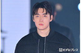 「脱出おひとり島」出演の“イケメンカフェ経営者”キム・ジョンス、オールブラックコーデでランウェイ闊歩 日本イベントで存在感放つ【関コレ2026A/W】