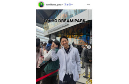 2児の父・元テレ朝アナ、金髪になったモデル息子との2ショットに反響「イケメン親子」