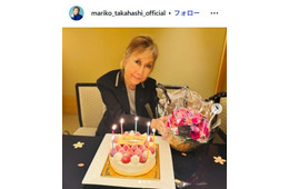 高橋真梨子「33年ありがとう」夫顔出し結婚記念日ショット公開「憧れのご夫婦」「仲良しで本当に素敵」