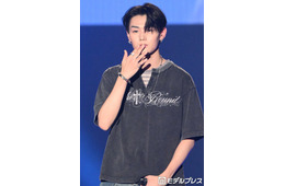 WILD BLUE鈴陽向、かき上げ＆投げキスで会場悩殺【TGC松山2026】