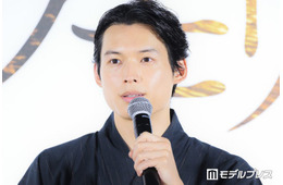 SixTONES松村北斗、喧嘩した“相手”明かす「僕の言い草を真似するようになってきて」【白鳥とコウモリ】