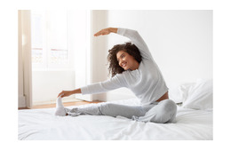 【疲れ・冷え・便秘】お腹を触って硬い人は要注意！内臓に溜まったストレスをほぐす「ツボ回し」とは？