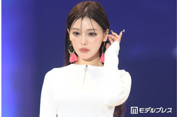 せいせい、胸元開いたスパイダーマン風ボディスーツ姿披露「セクシー」「プロポーション神」と反響