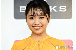 大原優乃、美デコルテ全開のワンショルドレス姿公開「まるで王女様」「透明感がすごい」と反響