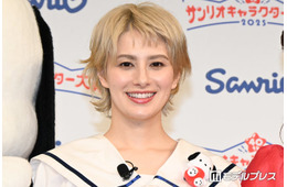 ホラン千秋、冷凍うどんアレンジ公開「ボリューミーですね」「お刺身入れるの斬新」と反響