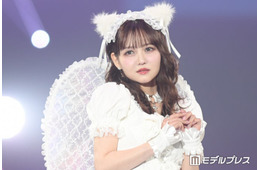 佐藤ノア、美ウエストチラリのショート丈トップスコーデ公開「腹筋すごい」「スタイル抜群」の声