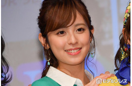 第1子出産の久慈暁子、夫・バスケ渡邊雄太選手＆子どもとの家族ショット公開「身長差にびっくり」「パパの手が優しい」