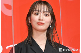 内田理央、ビキニ×デニムで抜群スタイル披露「見惚れちゃう」「引き締まっててカッコいい」と悶絶の声