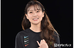 重盛さと美「奇跡の38才」胸元＆美脚輝く誕生日ショット公開「可愛さと色気のバランスが最強」「綺麗すぎる」と絶賛の声