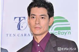 中島歩、“オン眉ぱっつん前髪”にイメチェンした理由告白「お茶目でびっくり」「“ガチメガネ”面白すぎ」と話題