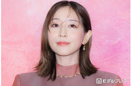 第1子妊娠中の田中みな実、ヒールブーツ＆ミニ丈ドレスで登場 撮影現場でのまさかの勘違い明かす