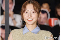 結婚発表の武田玲奈、夜の水族館でのシースルー衣装肩出し衣装姿披露 地元・福島ショットに「幻想的」「すごく綺麗」の声
