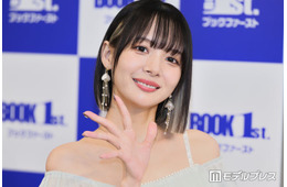 岡田紗佳、美脚際立つショーパン×透けタイツのユニフォーム姿公開「レベチのスタイル」「頭身バランスバグってる」と反響