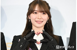 櫻坂46守屋麗奈、美脚際立つパーカー×ミニ丈コーデ披露「お人形さんみたい」「最強」の声
