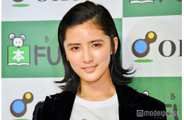 藤井萩花、双子とディズニー満喫ショット公開「どこを切り取っても絵になる」「靴下も髪型もおしゃれ」