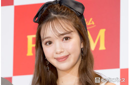 藤田ニコル「すっぴんメガネ」姿でヘアチェンジ公開「肌綺麗すぎる」「ナチュラルな雰囲気も素敵」と話題