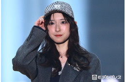 日向坂46金村美玖、キャップ×ウェーブヘア ジャケット使った秋コーデ【TGC2026A/W】
