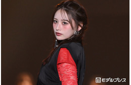 ＜CANDY TUNEまとめ＞モードな姿で新境地 笑顔封印ランウェイ【IDOL RUNWAY COLLECTION 2026A/W】