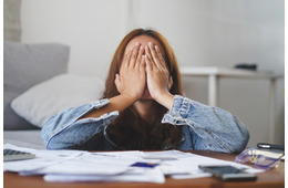 彼女は「お金を貸してくれる人がもういない」と言った。愉快すぎる「お金に苦労する人たち」列伝