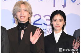 なにわ男子・道枝駿佑、王子役との違いは「恋愛手慣れなところ」安斉星来とうるわしい“W王子”スタイリングで登場【うるわしの宵の月】