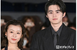 森七菜、鈴鹿央士と「初めましてで銃を突きつけて…」撮影秘話明らかに【藁にもすがる獣たち】