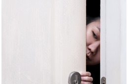 児童相談所に一時保護された娘（13歳）を取り戻したい！通報の原因は、夫による「性生活の強要」。現場を目撃してしまった娘が情緒不安定に