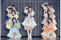 MORE STAR、山本るしあ＆鈴木花梨脱退後初パフォーマンス 7人で「ハグ！」披露【ガルアワ2026A/W】