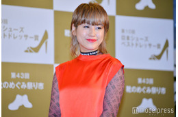 2拠点生活のIMALU「今とほぼ変わらない幼少期」現在の姿と並べて公開「昔から可愛い」「面影ありすぎ」の声