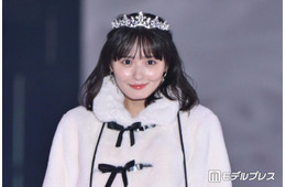 乃木坂46遠藤さくら、美脚際立つミニスカ×ブーツ姿 ティアラ身につけた甘めコーデに「リアルプリンセス」と反響【ガルアワ2026A/W】