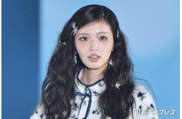 せいら、ミニ丈セットアップで圧巻美脚際立つ【ガルアワ2026A/W】