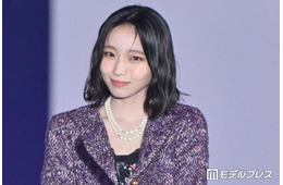 日向坂46大野愛実、前髪分けスタイルで雰囲気ガラリ「小顔が際立つ」「大人っぽい」と反響【ガルアワ2026A/W】