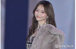 森香澄、ファーアウターから美肩大胆見せ 大人な秋冬ムード全開コーデ【ガルアワ2026A/W】