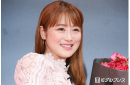 鈴木奈々「お兄ちゃんも嫁にメロメロ」義姉との2ショット公開「腰の位置高すぎる」「モデルさんみたい」と反響