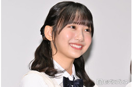 日向坂46藤嶌果歩、乃木坂46メンバーと美脚際立つシースルーミニワンピ姿「お人形さんみたい」「何頭身あるんだろう」