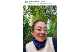 RIKACO、愛犬との寝起きショット公開「すっぴんかな？」「お肌ツヤツヤで綺麗すぎる」と反響