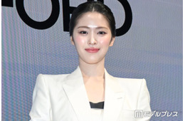 ITZYリュジン、ホワイトスーツの抜群スタイル 来日でワールドツアー終えた心境語る【TOM FORD BEAUTY】