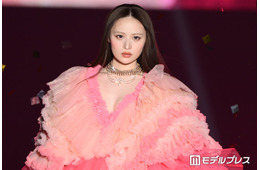 CANDY TUNE立花琴未、トップバッターで「TGC北九州」開幕・地元凱旋 胸元ざっくりドレスでオーラ放つ【TGC北九州2026】