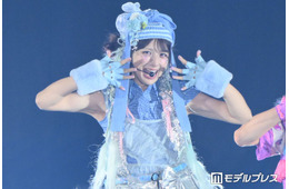 しなこ「TGC北九州」記念すべき10回目幕開けスペシャルパフォーマンス TikTokバズ楽曲を替え歌バージョンで披露「10周年にしなGO」