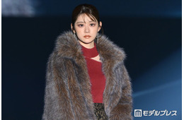 「今日好き」りんか、ボリュームファー×ミニ丈コーデで美脚披露「スタイル良すぎ」「大人っぽい」【TGC北九州2026】
