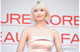 TWICEモモ、タイトミニワンピから美ボディ際立つ「神スタイル」「腰の位置が高い」と絶賛の声
