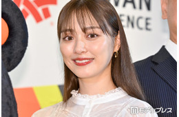 内田理央、ジャケット＆ミニスカの秋私服で美脚スラリ「オシャレで格好良い」「脚長くて憧れ」の声