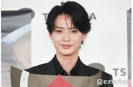 “革命的美男子”冬野心央、1st写真集で美貌披露 ポイントは「目・鼻・口」【Butterfly】