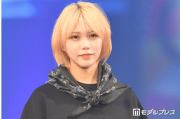 元乃木坂46メンバー、大胆に美ウエストのぞくショートトップスコーデに反響「引き締まってる」「目が釘付け」の声