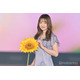 横田真悠、フリルドレスから素肌チラリ【GirlsAward 2025SS】